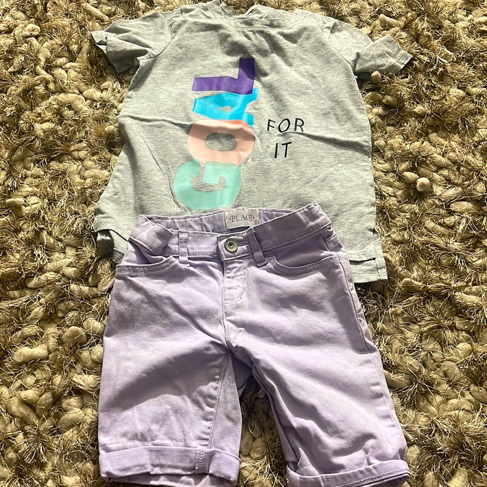 Light purple Old Navy shorts, gray T-shirt